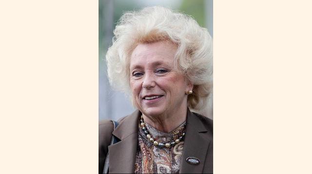 Kirsten Rausing, de 63 años, US$ 5,600 millones. Kirsten Rausing es propietaria de una tercera parte de la empresa de envasado Tetra Laval y miembro del directorio, junto con sus hermanos Finn y Jorn. Su abuelo fundó Tetra Laval, que inventó la novedosa t