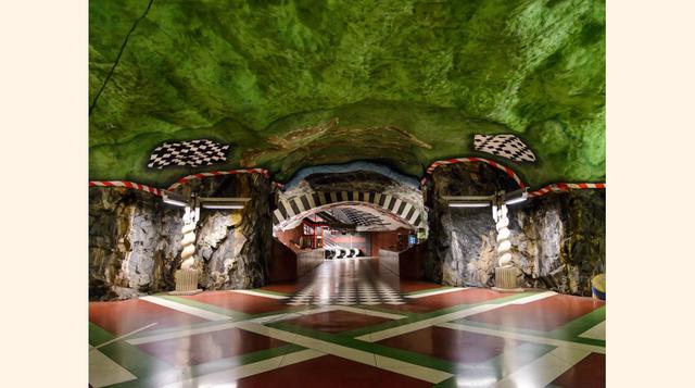 12. Estocolmo también cuenta con la estación de metro Kungstradgarden, que alberga las reliquias del antiguo palacio de Estocolmo Makalos y exhibe un impresionante diseño de aspecto industrial. (Foto: Shutterstock / Eastfjord Producciones)