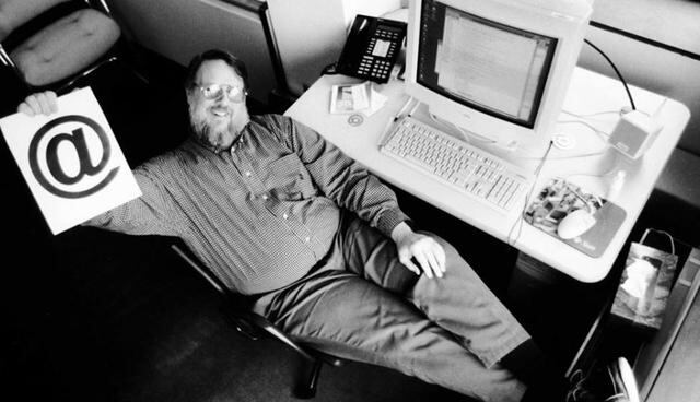 FOTO 2 | 1972
Email
Correo
electrónico
usando
direcciones
@