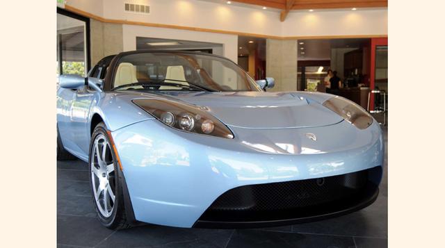 Tesla Roadster – US$ 95,000. No sabemos si Trump utiliza con frecuencia el único vehículo eléctrico de su colección. El Roadster fue el primer coche comercializado por Tesla.