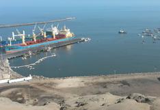 Perú cierra 60 puertos como prevención ante presencia de oleajes moderados