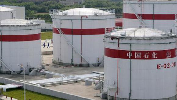 Desde que Rusia invadió el país hace un mes, los tres gigantes energéticos estatales chinos —Sinopec, China National Petroleum Corp (CNPC) y China National Offshore Oil Corp (CNOOC)— han estado evaluando el impacto de las sanciones en sus multimillonarias inversiones en Rusia.