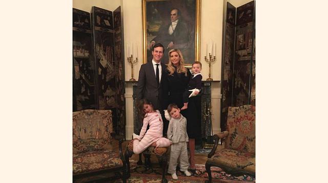 Ivanka Trump junto a su esposo, Jared Kushner, y a sus hijos, Arabella Rose Kushner, Joseph Frederick Kushner, Theodore James Kushner, en la Casa Blair, la casa de invitados de la Casa Blanca. (Foto: msn)