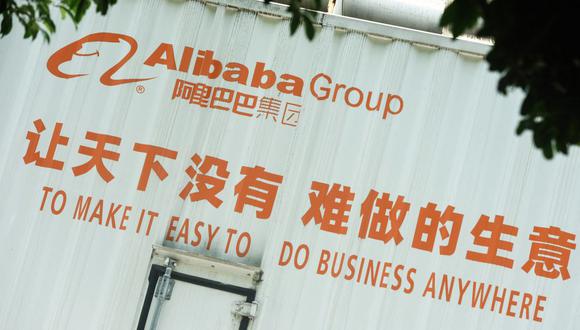 El eslogan de una empresa en la sede del gigante chino del comercio electrónico Alibaba en Hangzhou, en la provincia oriental china de Zhejiang, el 27 de mayo de 2022. (Foto de AFP)