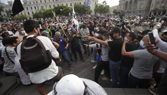 Reportan pelea en inicio de marcha por la contrarreforma universitaria. (Foto: Renzo Salazar / @photo.gec)