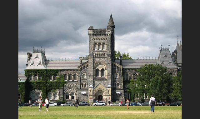 FOTO 23 | Universidad de Toronto, Canadá. Número de estudiantes: 69,427. Porcentaje de estudiantes internacionales: 17%. Proporción entre hombres y mujeres: n/d
