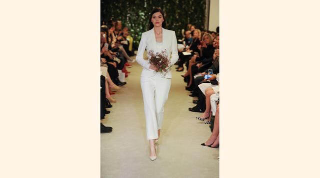 La romántica novia de Carolina Herrera, entre tules, sedas y encajes