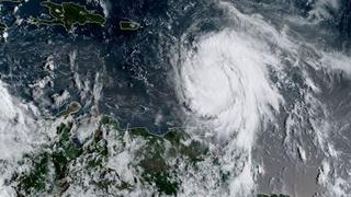 Huracán María se fortalece a categoría 3 en el Caribe