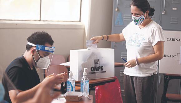 Indecisos. Elección de Fujimori o de Castillo depende de los ciudadanos que aún no definen voto. (Foto: GEC)