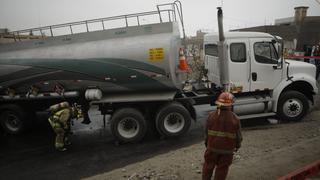 Osinergmin: choque de cisterna con rieles del tren provocaron derrame petróleo en Cercado de Lima