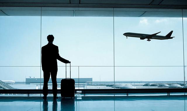 FOTO 12  | 12. Mezcla los negocios con el placer. Los estudios muestran que muchas personas esperan seguir conectados con la oficina en vacaciones. Si combinas tus vacaciones con un viaje de negocios podrías reducir los costos.