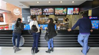 Fuerza Popular apunta a regular la 'comida chatarra' en fast food y restaurantes