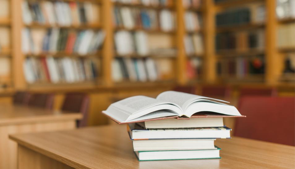 FOTO | Libros que debes leer para tener éxito. (Foto: Freepik)