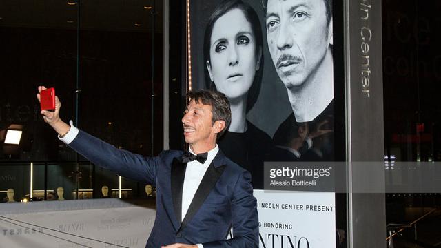 Pierpaolo Piccioli. Director creativo de Valentino que diseñó los trajes para las mayores obras de teatro.