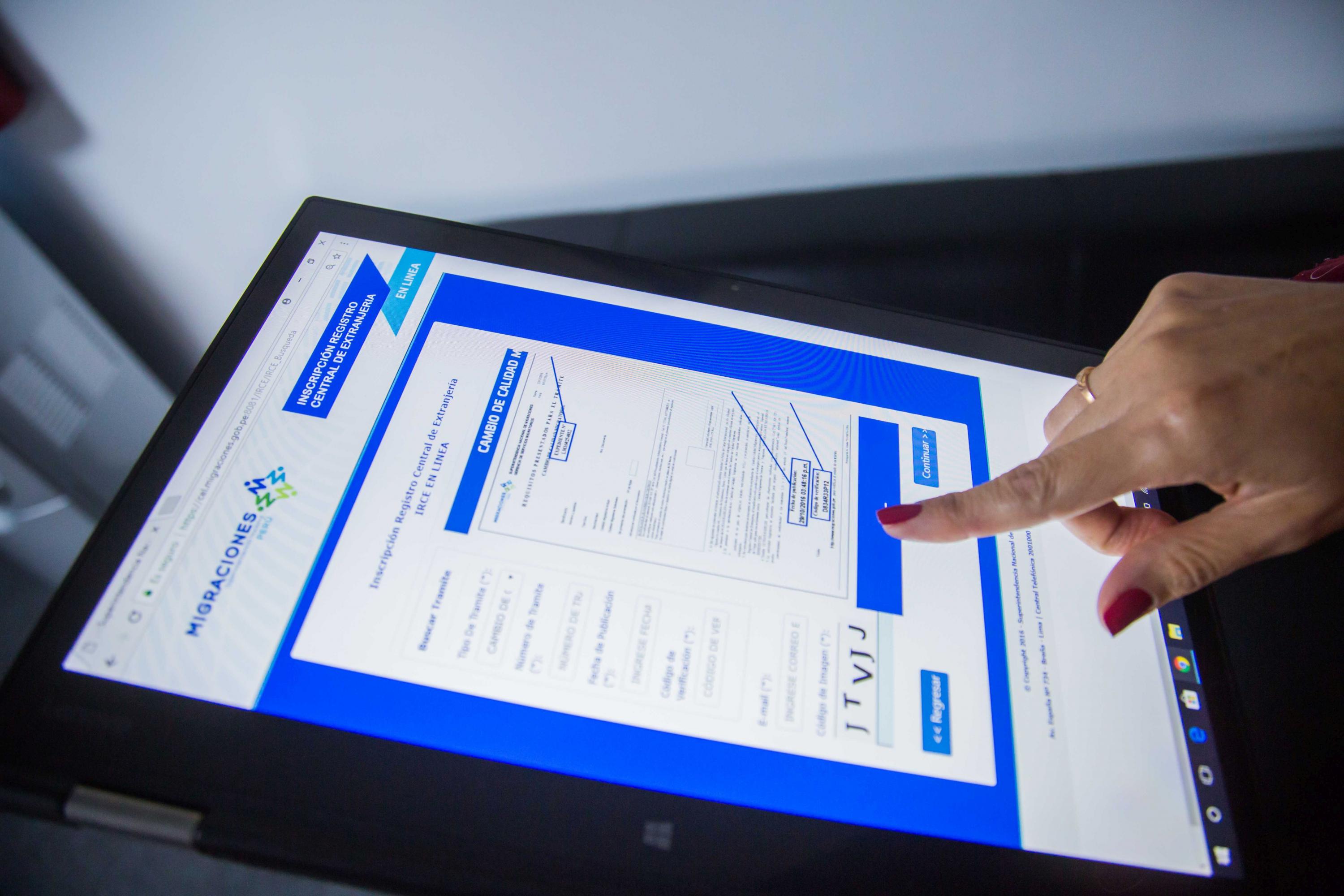 Gobierno buscará mejorar 100 trámites administrativos. (Foto: Difusión)