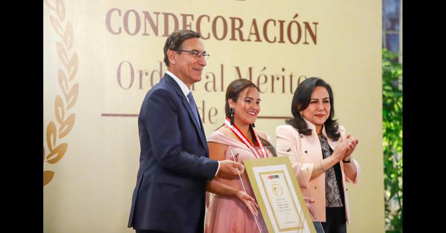 FOTO 5 | En la categoría “En mérito a la actividad destacada en el desempeño de su labor social” resultó ganadora Claudia Diaz Cornelio. (Foto: flickr Presidencia Perú)