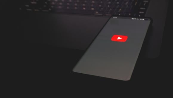 La versión de YouTube funciona más rápido que la de Google, que necesita entre 10 y 15 segundos para descubrir una canción.(Foto:Unsplash).