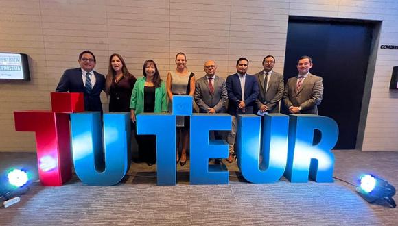 La presentación de Tuteur Perú se realizó en una jornada con expositores y panelistas.