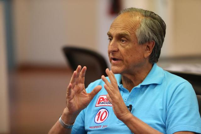 Javier Diez Canseco. El ex aspirante presidencial por Perú Nación anunció su apoyo a la candidatura de  Keiko Fujimori de Fuerza Popular.