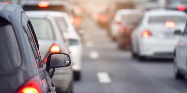 FOTO 12 | Revisa el coche antes de volver a utilizarlo
Por supuesto, antes de que vuelvas a utilizar tu coche con normalidad tienes que realizar una revisión para ver si está en condiciones de circular nuevamente tras un largo período de tiempo parado. Fíjate especialmente en la presión de los neumáticos o en los niveles de aceite y refrigerante. (Foto: Getty Images).