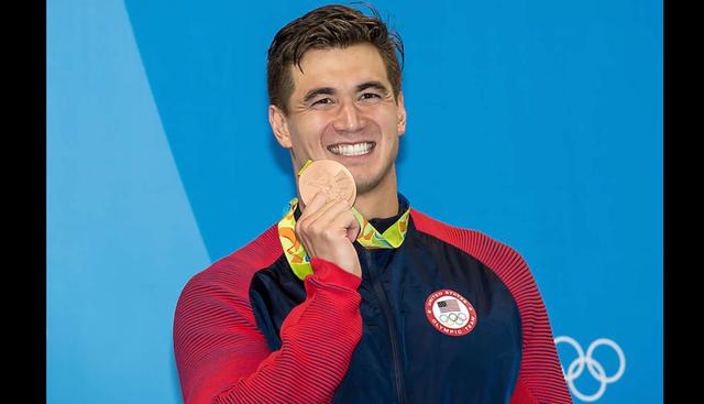 FOTO 9 | Nathan Adrian (USA, natación)
Aunque ha sido cinco veces campeón olímpico de natación, el estadounidense Nathan Adrian se presenta en Lima tras haber ganado una competición más importante: su carrera contra el cáncer testicular que le fue detectado a finales del 2018. Tras dos operaciones y una reeducación de la parte izquierda de su cuerpo, pese a la cual considera que ya será "asimétrico" toda la vida, Adrian tiene la intención de acudir a los Juegos Olímpicos de Tokio, los quintos en su carrera. Los Panamericanos son un paso en el camino hacia la normalización de su vida. En Lima tiene previsto disputar los 50 y los 100 m libre. Compite a partir del 6 de agosto. (Foto: Difusión)