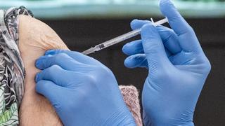 Datos en EE.UU. muestran aumento de infecciones entre totalmente vacunados