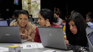 Jóvenes programadores peruanos compiten en elaborar aplicativos para sector salud