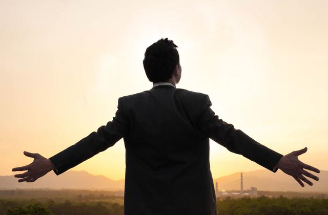 3. Entra por la puerta grande. Busca llegar lo más alto que puedas. Algunas veces los emprendedores ya tienen proveedores, y por otro lado, la decisión de compra la toma el gerente y no el comprador. Busca a los gerentes o los CEO (Foto: iStock)