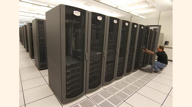 Middleware y software de integración. ¿Recuerdan cuando era un problema intentar comunicarse con las máquinas? Pues ahora hay especialistas que se encargan de que las aplicaciones se comuniquen entre ellas. Esto es el middleware. (Foto: Bloomberg)