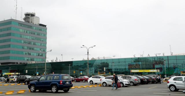 Foto 5 | OHL y Cosapi, unidos en el consorcio Nuevo LimaTambo, ejecutarán las obras del primer paquete de la segunda etapa de la ampliación del Aeropuerto Internacional Jorge Chávez, informó Lima Airport Partners. Se trata del movimiento de tierras, demolición de estructuras existentes, retiro de material orgánico, escombros y nivelación de terreno. (Foto: Diana Chavez)