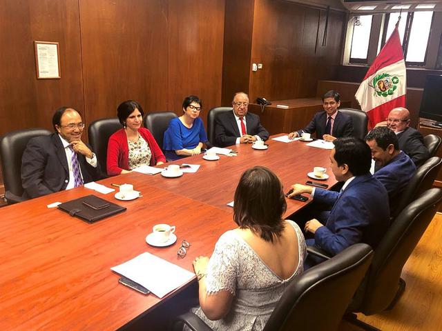 La comisión de reforma política se reunió con las bancadas del Congreso para obtener su opinión antes de elaborar sus propuestas. (Foto: Difusión)