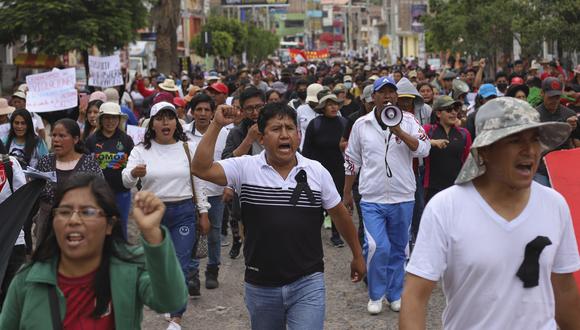 En diversos puntos del país, se están registrando protestas exigiendo la renuncia de Dina Boluarte a la presidencia del Perú, el cierre del Congreso de la República y convocar a una Asamblea Constituyente. (Foto: Javier Aldemar | AFP)