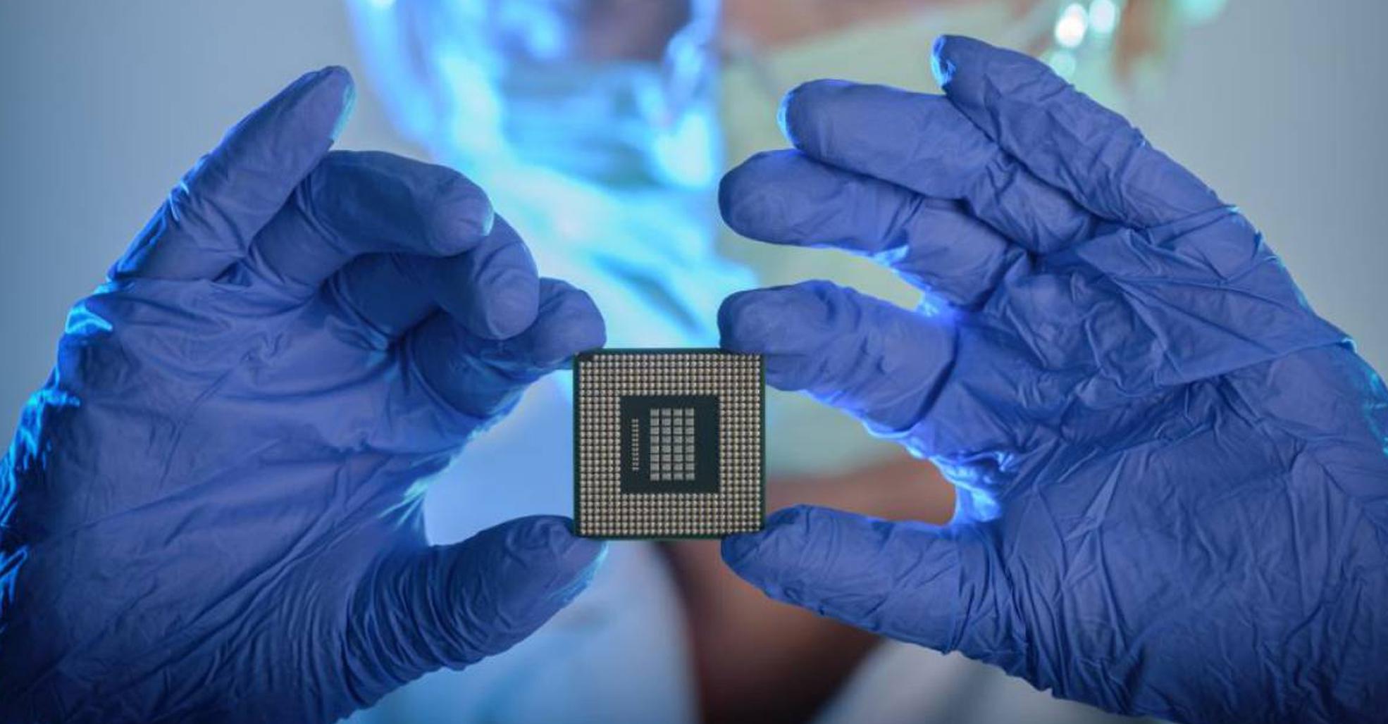 FOTO 1 | 1. Experto Tecnológico en Nanotecnología para fabricación de nano baterías (Foto: iStock)