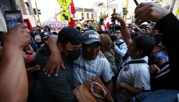 Liberación de  los detenidos el sábado 21 en la Universidad Nacional Mayor de San Marcos. Fotos:  Jorge Cerdan/ GEC.