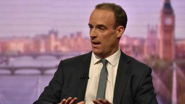Dominic Raab: Poco más de cuatro meses es lo que duró como titular del ministerio del "Brexit". Este conservador renunció por desacuerdos con el pacto preliminar del acuerdo consensuado entre Londres y Bruselas. (Reuters)