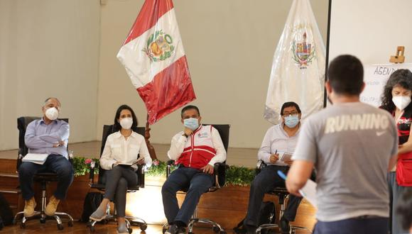 Ministros de Estado llegaron a la ciudad de Trujillo para atender las demandas de los trabajadores quienes realizaron manifestaciones en contra de la ley que aprobó el Congreso para la nueva Ley Agraria. (Foto: PCM)