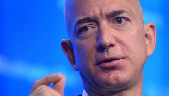 El fundador de Amazon, Jeff Bezos, contó que tiene reglas preestablecidas para alcanzar el éxito. Entre ellas está ponerse un límite de tiempo para tomar un decisión. (Foto: Mandel Ngan / AFP)