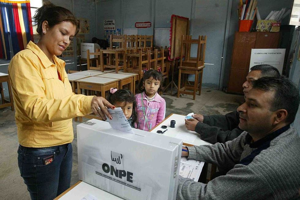 La ONPE aplicará el Sistema de Voto Electrónico Presencial en 39 distritos del país durante las Elecciones Congresales Extraordinarias. (Foto: Andina)