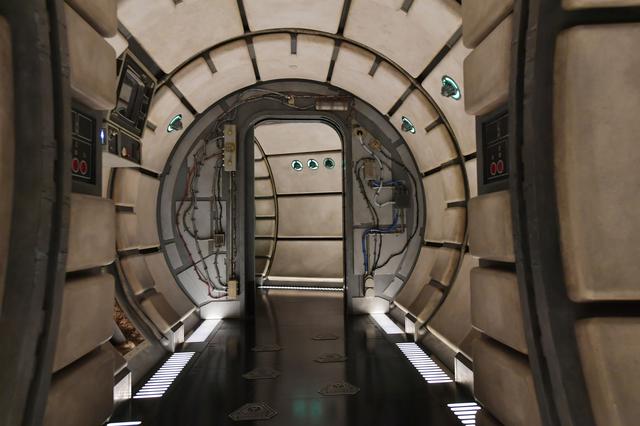 Interior de la nave espacial Halcón Milenario (Foto: AFP)