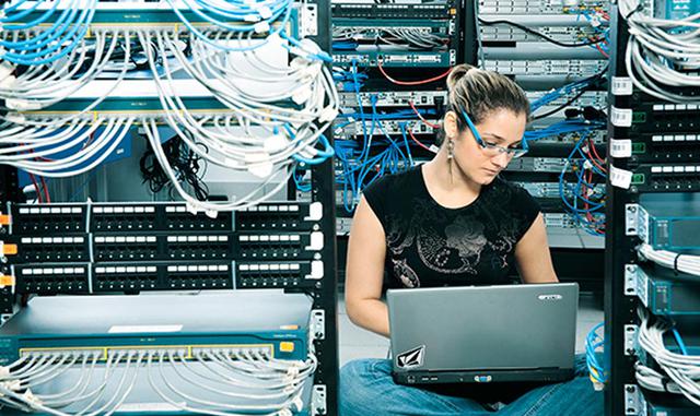 9) Director de inteligencia de negocios, director de arquitectura empresarial y gestión de procesos, experto en comercio electrónico y soluciones de e-business, consultor de Tecnologías de la Información y la Comunicación (TIC).