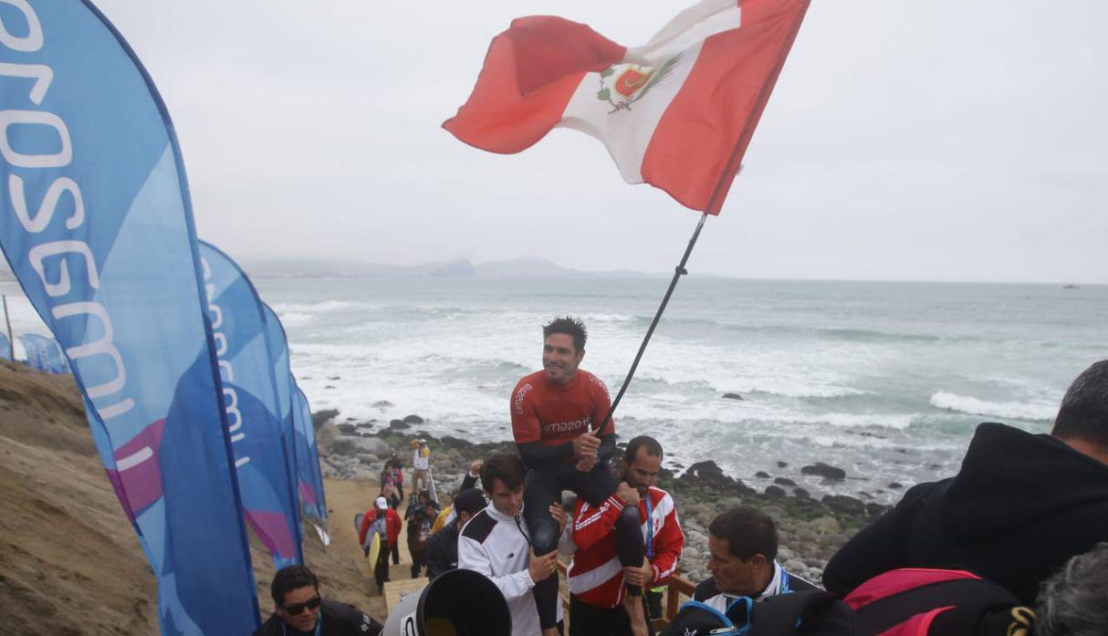 El público que acudió a Punta Rocas vivió  una fiesta junto a Benoit Clemente, que se impuso con un puntaje de 19.13 sobre 11.73 en la definición de la modalidad. (Fotos: Alessandro Currarino / GEC)