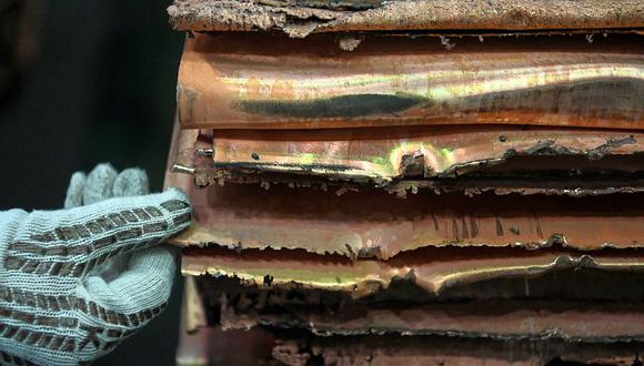 El cobre de referencia en la Bolsa de Metales de Londres (LME) bajaba un 0.6% a US$ 7,313 la tonelada a las 1027 GMT, luego de tocar los US$ 7,202.50. (Foto: AFP)