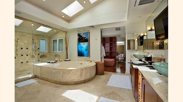 Los cuartos tienen cama king size, baño en suite con ducha y jacuzzi, secador de pelo, aire acondicionado, ventilador de techo, TV, reproductor de CD y caja fuerte. (Foto: Megaricos)