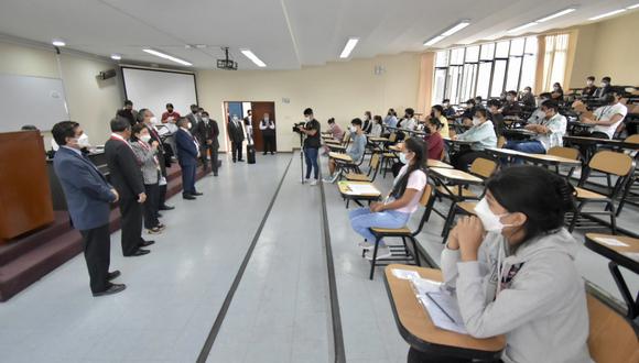 Más de 26,000 jóvenes postulan al examen de admisión presencial que continuará este domingo 13. (Foto: UNMSM)