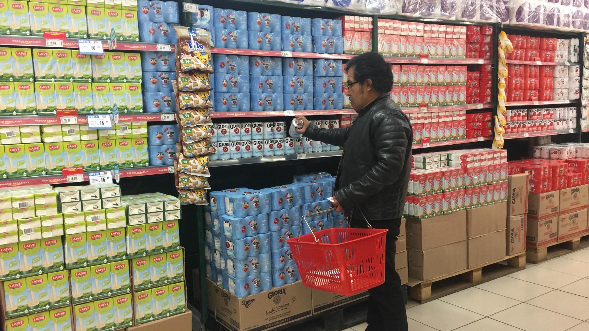 FOTO 12 | Agraria. PL 434, 553, 751, 1250. Autógrafa observada por el señor Presidente de la República. Se propone promover el desarrollo de la ganadería lechera del país y garantizar la veracidad de la información en los productos lácteos.