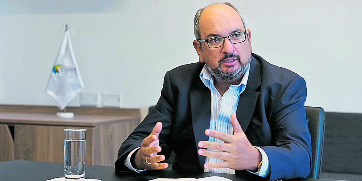 FOTO 1 | 1.       Generadora Fénix planea desarrollar hasta siete proyectos eólicos y solares por 500 MW, señaló Juan Miguel Cayo, gerente general de Generadora Fénix. La proyectos eólicos serían en Ica y Piura, mientras que Arequipa o Moquegua, podrían recibir los proyectos solares. (Foto: GEC)