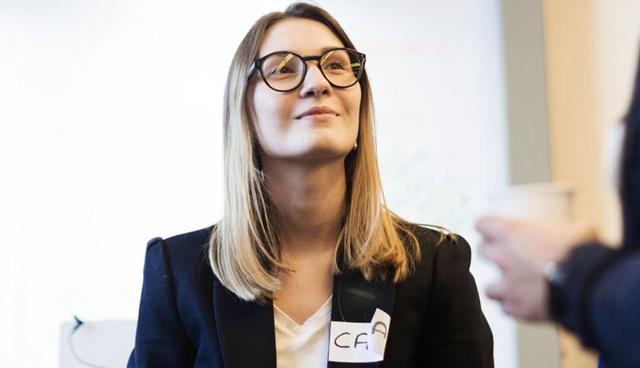 FOTO 2 | Analista de banca de inversión. Los analistas de banca de inversión proporcionan a las instituciones información financiera y recomendaciones basadas en datos de inversión. Salario medio: US$ 85,000.  (Foto: Strelka Institute for Media, Architecture and Design/Flickr)