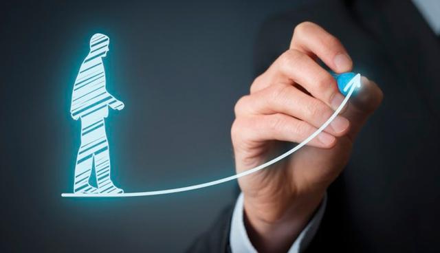 FOTO 7 | 7. Diferénciate de tu competencia. Si no hay diferencia entre tu y otros, no hay forma en que te conviertas en un referente. Debes tener tu sello personal distinguible a simple vista en todo lo que haces.