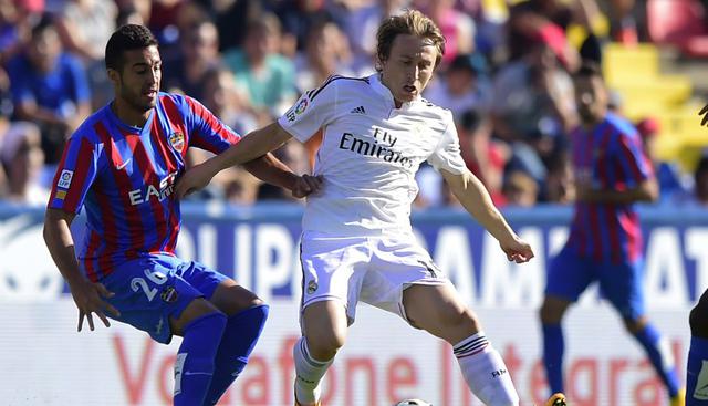 Luka Modric. El volante que acompaña a Kroos en la primera línea es Luka Modric. El precio de este croata llega a superar los 69 millones de dólares. (AFP)