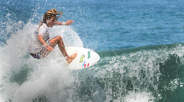 Melanie Giunta se consolidó como un referente del surf cuando terminó quinta en el Mundial Junior de la WSL, en enero de este año. (Foto: AFP)